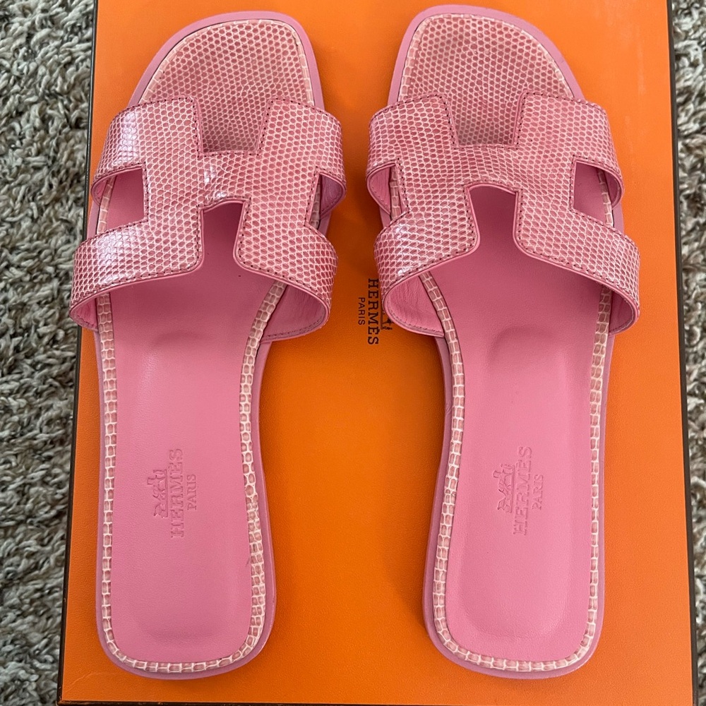 Hermes Pink Sandals for Women - Picture 2 of 3
